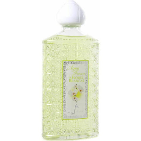 Agua Fresca de Flores Blancas